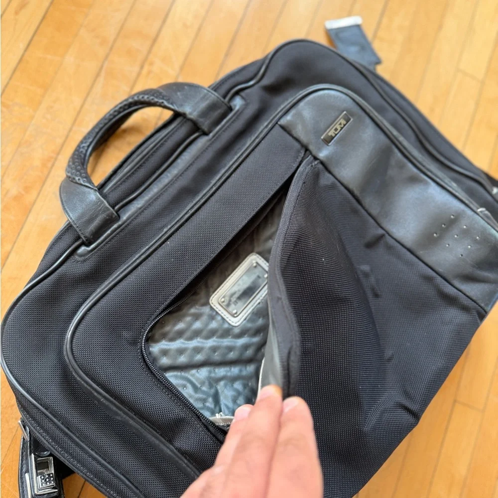 Vintage TUMI Innovation 17